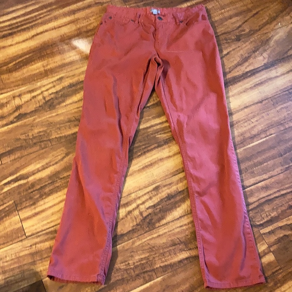Size 4 Dark rust red pants.